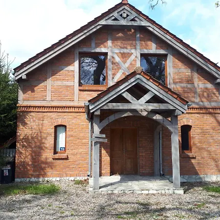 Dom Nad Jeziorem Z Linia Brzegowa * プルスキ