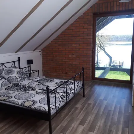 別荘 Dom Nad Jeziorem Z Linia Brzegowa